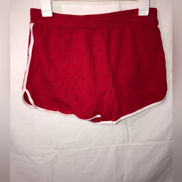 Shorts - Picture 2 of 3